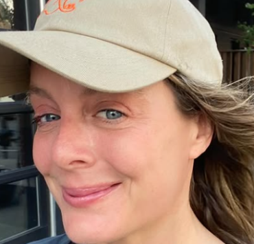 Capture decran 2026 03 12 101504 Julie Le Breton partage des images rares sur le plateau de la saison 2 et plusieurs fans disent ceci