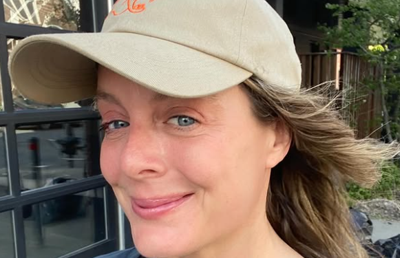 Capture decran 2026 03 12 101504 Julie Le Breton partage des images rares sur le plateau de la saison 2 et plusieurs fans disent ceci