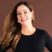 Capture decran 2026 03 20 033520 e1773992639876 Anick Dumontet cr&eacute;e la surprise avec des photos en lingerie qui font r&eacute;agir