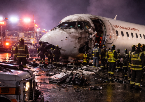 Capture decran 2026 03 23 183713 Sc&egrave;ne incroyable &agrave; LaGuardia : une Qu&eacute;b&eacute;coise survit &agrave; un violent accident a&eacute;rien