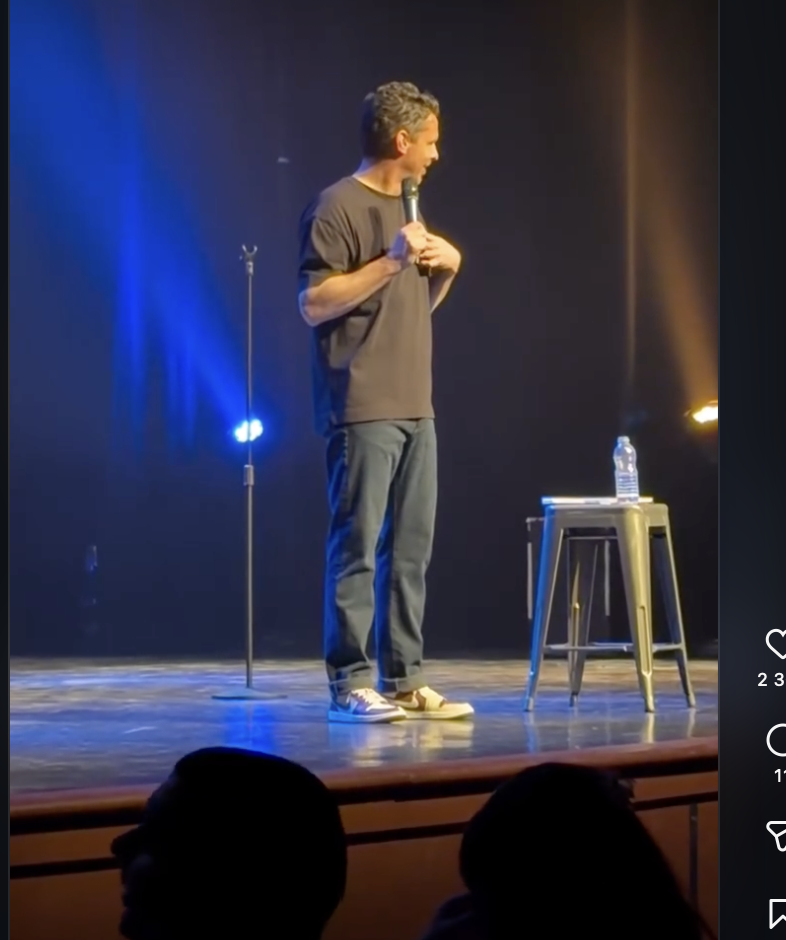 Philippe Bond se fait couper la parole en plein numéro pour une raison gênante (et décide de se vanger) 3 Philippe Bond se fait couper la parole en plein numéro pour une raison gênante (et décide de se vanger) Capture decran le 2026 03 14 a 11.19.24 PM Philippe Bond se fait couper la parole en plein numéro pour une raison gênante (et décide de se vanger)