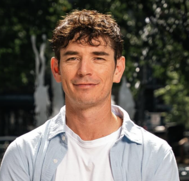 Sébastien Delorme : la différence d’âge avec sa blonde de 26 ans… enfin expliquée 2 Sébastien Delorme : la différence d’âge avec sa blonde de 26 ans… enfin expliquée Capture decran le 2026 03 25 a 13.08.12 Sébastien Delorme : la différence d’âge avec sa blonde de 26 ans… enfin expliquée