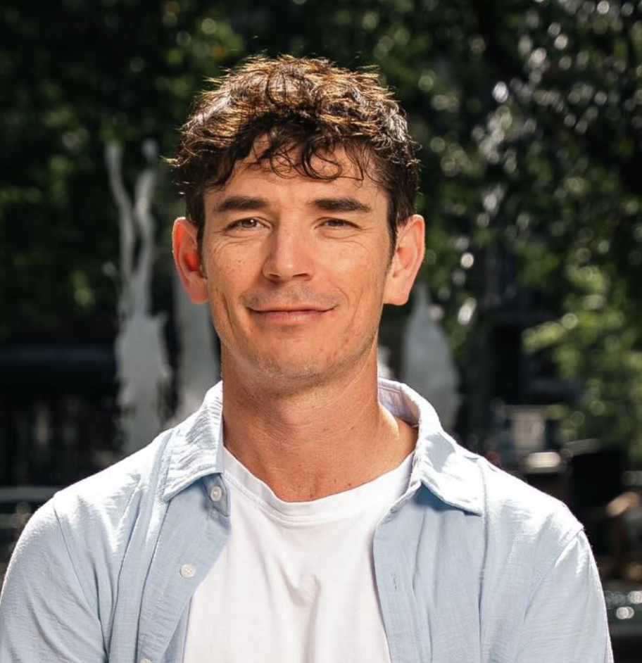 Capture decran le 2026 03 25 a 13.08.12 S&eacute;bastien Delorme : la diff&eacute;rence d&rsquo;&acirc;ge avec sa blonde de 26 ans&hellip; enfin expliqu&eacute;e