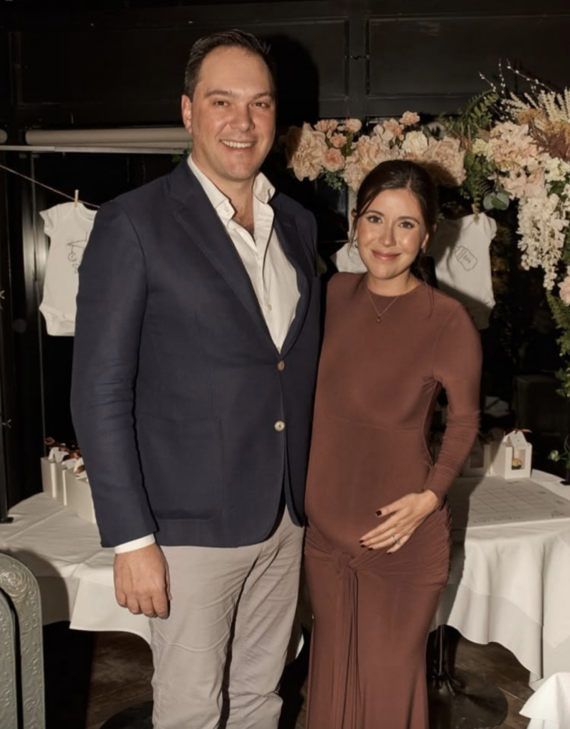 Capture le 2026 03 03 a 05.47.08 Catherine Fournier d&eacute;voile son ventre &agrave; 35 semaines de grossesse