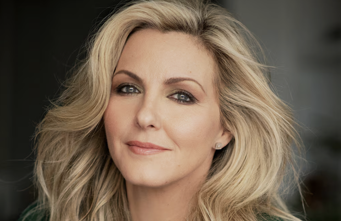 Capture le 2026 03 07 a 00.59.47 Le look audacieux de V&eacute;ronique Cloutier &agrave; Z&eacute;nith enflamme les r&eacute;seaux sociaux