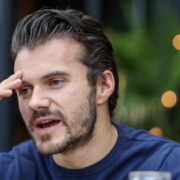 Capture le 2026 03 21 a 07.19.39 Il explique la taxe de bienvenue&hellip; et re&ccedil;oit 48 560 $ le lendemain