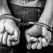 Capture le 2026 03 23 a 13.30.12 Agression et s&eacute;questration : les d&eacute;tails troublants de l'arrestation de James McCoy Taylor qui secoue le milieu de la musique country