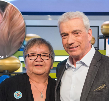 montage final 1774429485 Un spectateur de "La Poule aux &oelig;ufs d'or" va trop loin : d&eacute;couvrez le geste qui a enflamm&eacute; les r&eacute;seaux sociaux