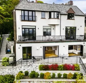 1 1 Cole Caufield habitait cette r&eacute;sidence impressionnante &agrave; ses d&eacute;buts &agrave; Montr&eacute;al