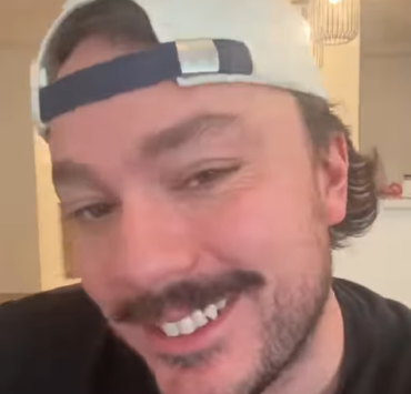 Capture decran 2026 04 08 115248 &laquo; C&rsquo;est pas vargeux &raquo; : la m&egrave;re de Christophe Dup&eacute;r&eacute; ne se g&ecirc;ne pas pour critiquer son look