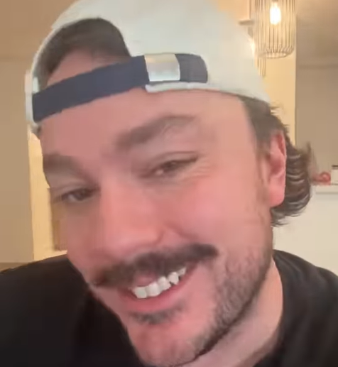 Capture decran 2026 04 08 115248 &laquo; C&rsquo;est pas vargeux &raquo; : la m&egrave;re de Christophe Dup&eacute;r&eacute; ne se g&ecirc;ne pas pour critiquer son look