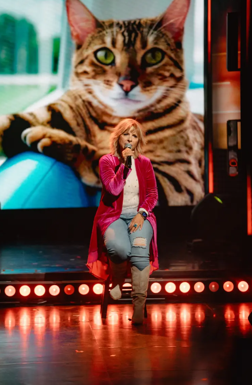 Capture decran 2026 04 12 162808 Personne ne s&rsquo;y attendait : la s&oelig;ur de Luc Senay vole la vedette en direct