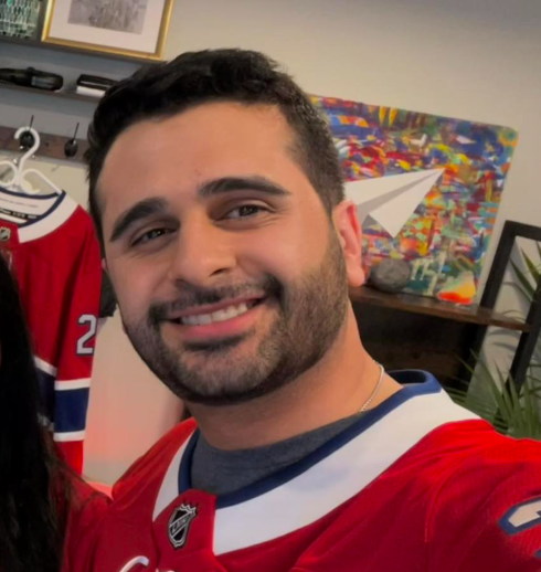 Capture decran 2026 04 22 103955 &nbsp;&laquo; On dirait des jumeaux &raquo; : la photo d&rsquo;Hadi Hassin avec son fr&egrave;re surprend les internautes