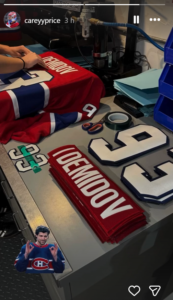 Capture decran 2026 04 25 155047 Carey Price de retour au Centre Bell hier soir : vous ne devinerez jamais quel chandail il a achet&eacute; !