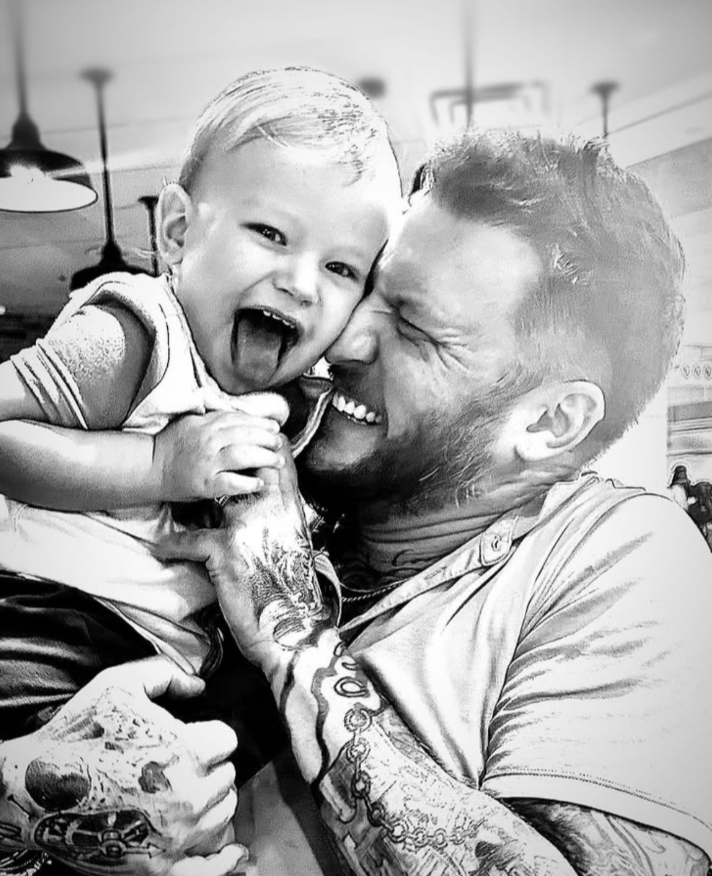 Capture decran 2026 04 27 080532 Mathieu Baron comme vous le voyez rarement : 10 photos avec ses enfants