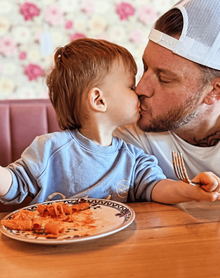 Capture decran 2026 04 27 080604 Mathieu Baron comme vous le voyez rarement : 10 photos avec ses enfants