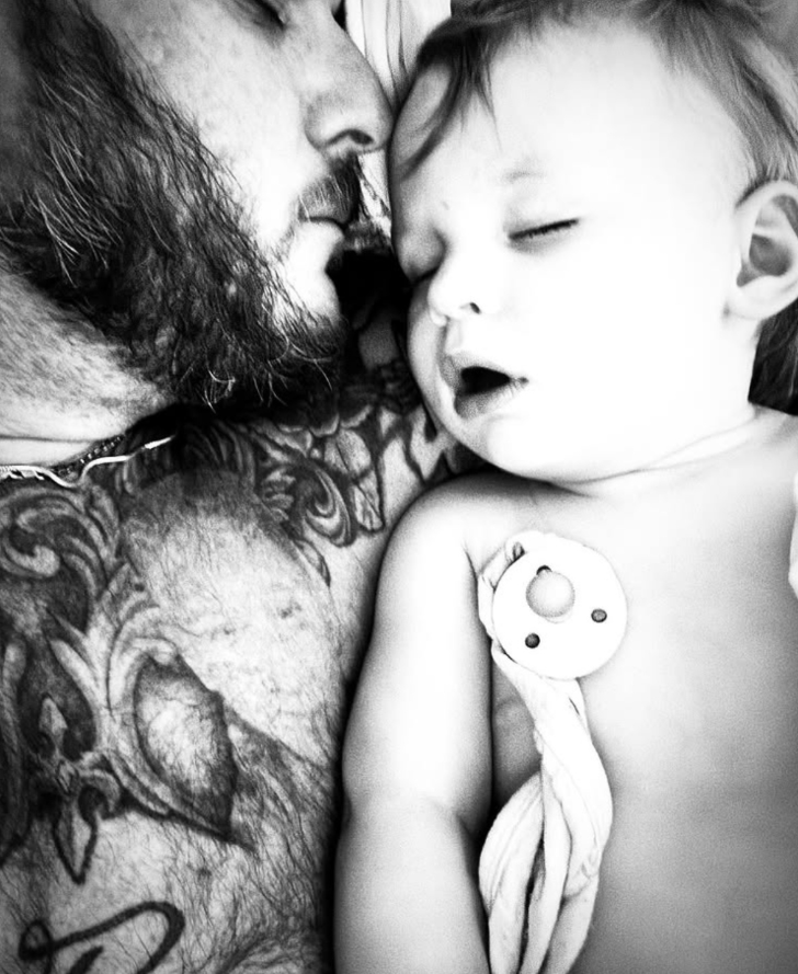 Capture decran 2026 04 27 080614 Mathieu Baron comme vous le voyez rarement : 10 photos avec ses enfants