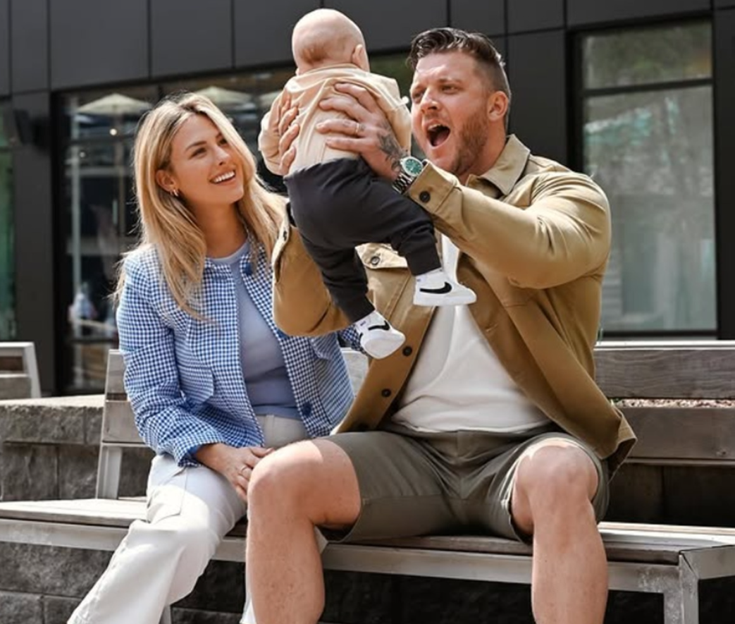 Capture decran 2026 04 27 080627 Mathieu Baron comme vous le voyez rarement : 10 photos avec ses enfants