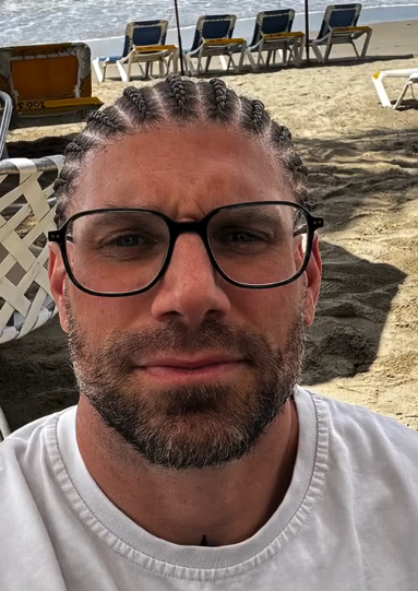 Capture decran 2026 04 29 121535 Maxime Talbot pi&egrave;ge &Eacute;tienne Boulay dans un a&eacute;roport : les images font mourir de rire le web !