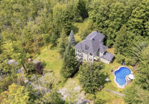 Capture le 2026 04 05 a 10.12.01 Le secret des 13 acres de R&eacute;my Girard : d&eacute;couvrez l'int&eacute;rieur de sa maison vendue pour 1 150 000 $