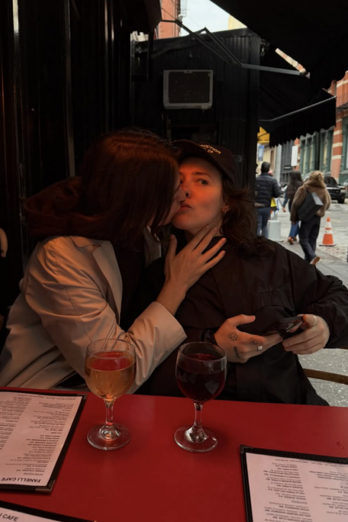 Capture le 2026 04 13 a 08.16.22 1 Karelle Tremblay d&eacute;voile sa conjointe et les photos font fondre le web