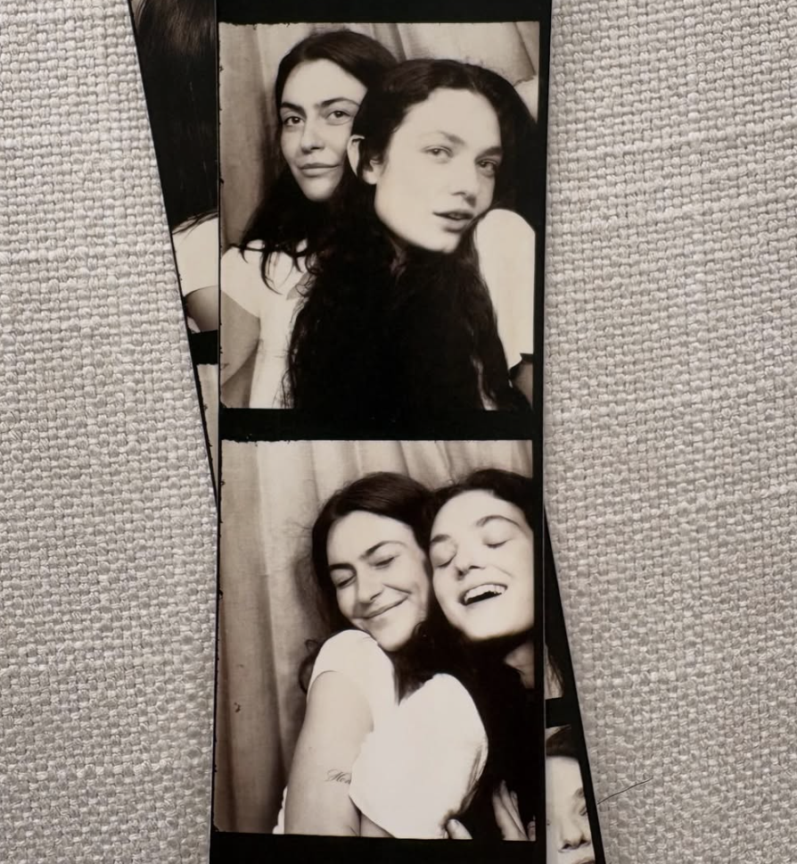 Capture le 2026 04 13 a 08.16.41 1 Karelle Tremblay d&eacute;voile sa conjointe et les photos font fondre le web