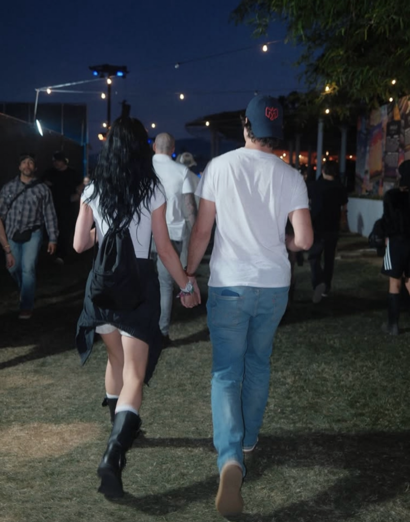 Capture le 2026 04 13 a 09.49.25 Les photos de Katy Perry et Justin Trudeau au concert de Justin Bieber deviennent virales : un duo que personne n'avait vu venir.