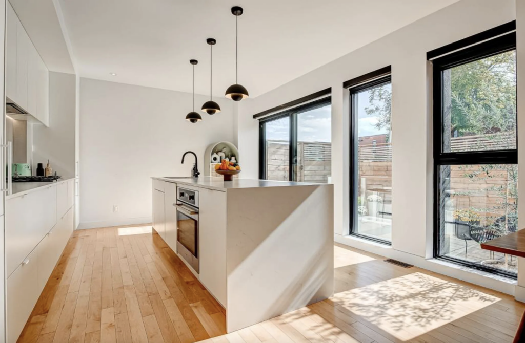 Capture le 2026 04 14 a 07.59.21 1 Lysandre Nadeau et Claude B&eacute;gin disent au revoir &agrave; leur luxueuse propri&eacute;t&eacute; de r&ecirc;ve: D&eacute;couvrez la en photos