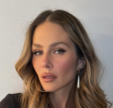 Capture le 2026 04 14 a 12.00.50 Maripier Morin transforme sa demeure pour ses beaux-parents : 5 photos du nouvel agrandissement qui font r&eacute;agir ses fans.