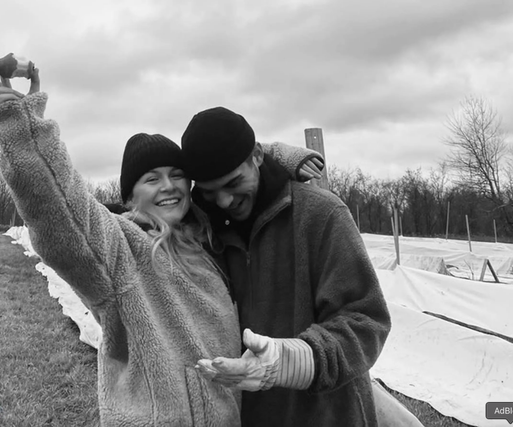 Capture le 2026 04 23 a 14.33.03 Delphine Morissette r&eacute;v&egrave;le 10 clich&eacute;s de son fianc&eacute;... et les fans adorent