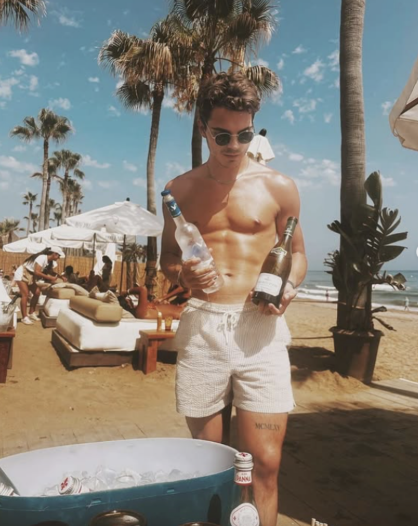 Capture le 2026 04 23 a 14.37.06 Delphine Morissette r&eacute;v&egrave;le 10 clich&eacute;s de son fianc&eacute;... et les fans adorent