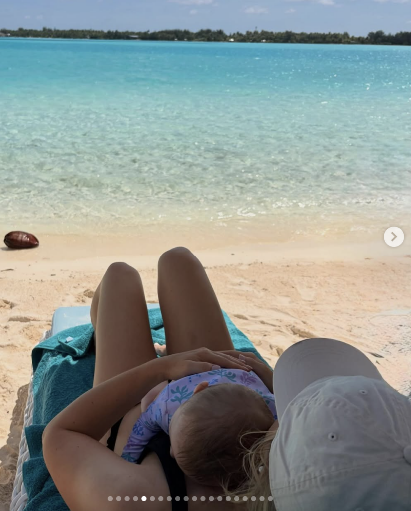 Capture le 2026 04 23 a 22.43.53 15 photos sur la plage du voyage de l'animatrice Fr&eacute;d&eacute;rique Guay et son Chum connu qui font r&ecirc;ver