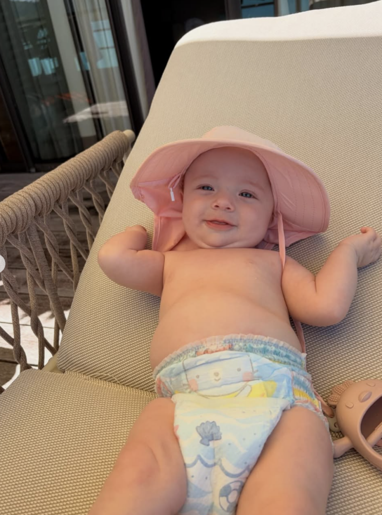 Capture le 2026 04 23 a 22.47.16 15 photos sur la plage du voyage de l'animatrice Fr&eacute;d&eacute;rique Guay et son Chum connu qui font r&ecirc;ver