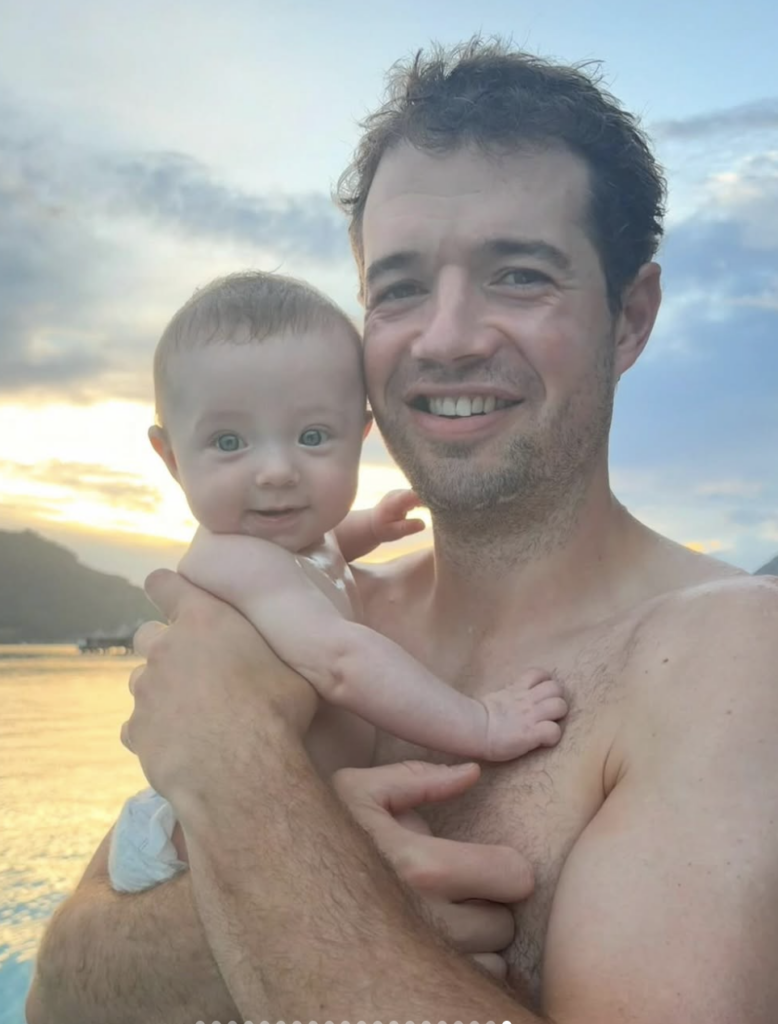 Capture le 2026 04 23 a 22.47.55 15 photos sur la plage du voyage de l'animatrice Fr&eacute;d&eacute;rique Guay et son Chum connu qui font r&ecirc;ver