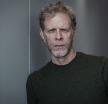 Capture le 2026 04 24 a 08.12.40 Jean-Nicolas Verreault montre sa famille &agrave; la plage 05(photos), les r&eacute;actions fusent!