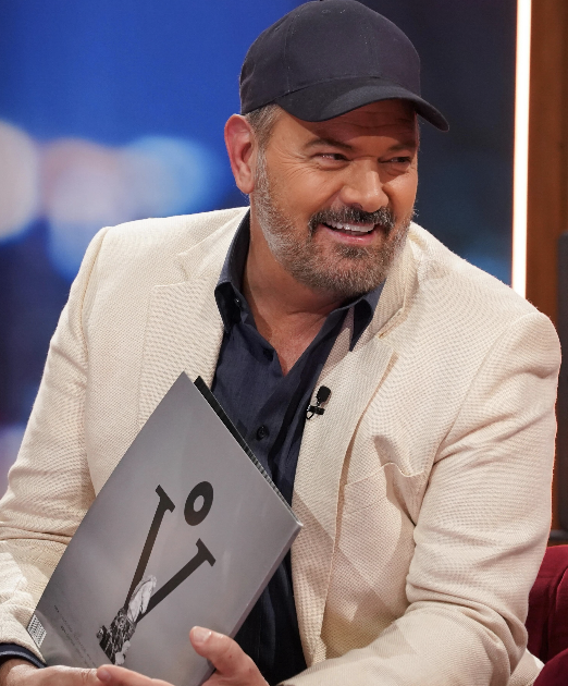 Capture le 2026 04 25 a 22.38.19 Mario Pelchat m&eacute;connaissable &agrave; la t&eacute;l&eacute; : son nouveau look fait exploser les commentaires