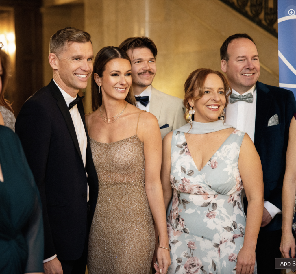 Capture le 2026 04 26 a 00.14.38 Monic N&eacute;ron et Bruno Marchand : 11 photos de couple qui font r&eacute;agir au Qu&eacute;bec