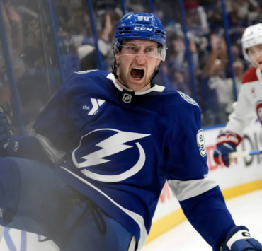 Capture le 2026 05 01 a 00.17.14 Geste rare du Lightning : Nikita Kucherov prot&eacute;g&eacute; apr&egrave;s une s&eacute;quence qui a tout chang&eacute;