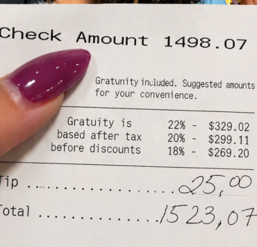 ChatGPT Image 27 avr. 2026 a 08 37 47 e1777275751975 Elle laisse 25 $ de pourboire sur une facture de 1 500 $ et d&eacute;clenche un d&eacute;bat explosif