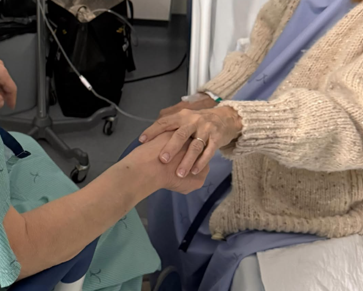 Fin de semaine difficile pour une comédienne québécoise : ses deux parents ont été hospitalisés 1 Fin de semaine difficile pour une comédienne québécoise : ses deux parents ont été hospitalisés Capture decran 2026 05 11 153858 Fin de semaine difficile pour une comédienne québécoise : ses deux parents ont été hospitalisés
