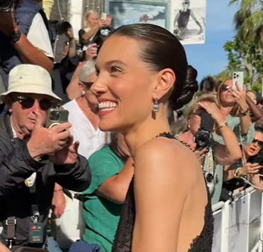 Capture decran 2026 05 13 183610 Charlotte Cardin enflamme Cannes avec une robe audacieuse qui fait r&eacute;agir