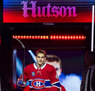 Lane Hutson partage un moment spécial avec une légende des Canadiens (Photos) 2 Lane Hutson partage un moment spécial avec une légende des Canadiens (Photos) Capture decran 2026 05 20 152728 e1779305293269 Lane Hutson partage un moment spécial avec une légende des Canadiens (Photos)