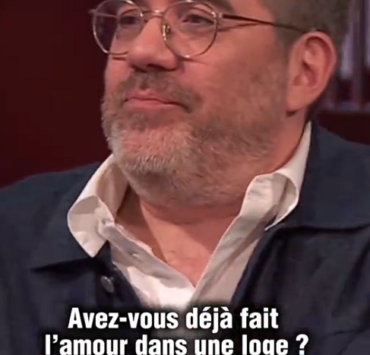 “En loge, j’ai fait l’amour” : la confession de la comédienne chouchou du Québec 2 “En loge, j’ai fait l’amour” : la confession de la comédienne chouchou du Québec Capture decran 2026 05 26 201524 e1779841045458 “En loge, j’ai fait l’amour” : la confession de la comédienne chouchou du Québec