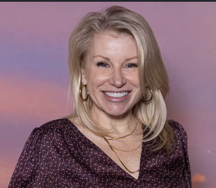 Capture le 2026 05 05 a 23.57.51 Surprise totale en direct &agrave; la radio : Cathy Gauthier d&eacute;voile l&rsquo;identit&eacute; de son nouvel amoureux &laquo; &Agrave; mon &acirc;ge, pu le temps de niaiser ! &raquo;
