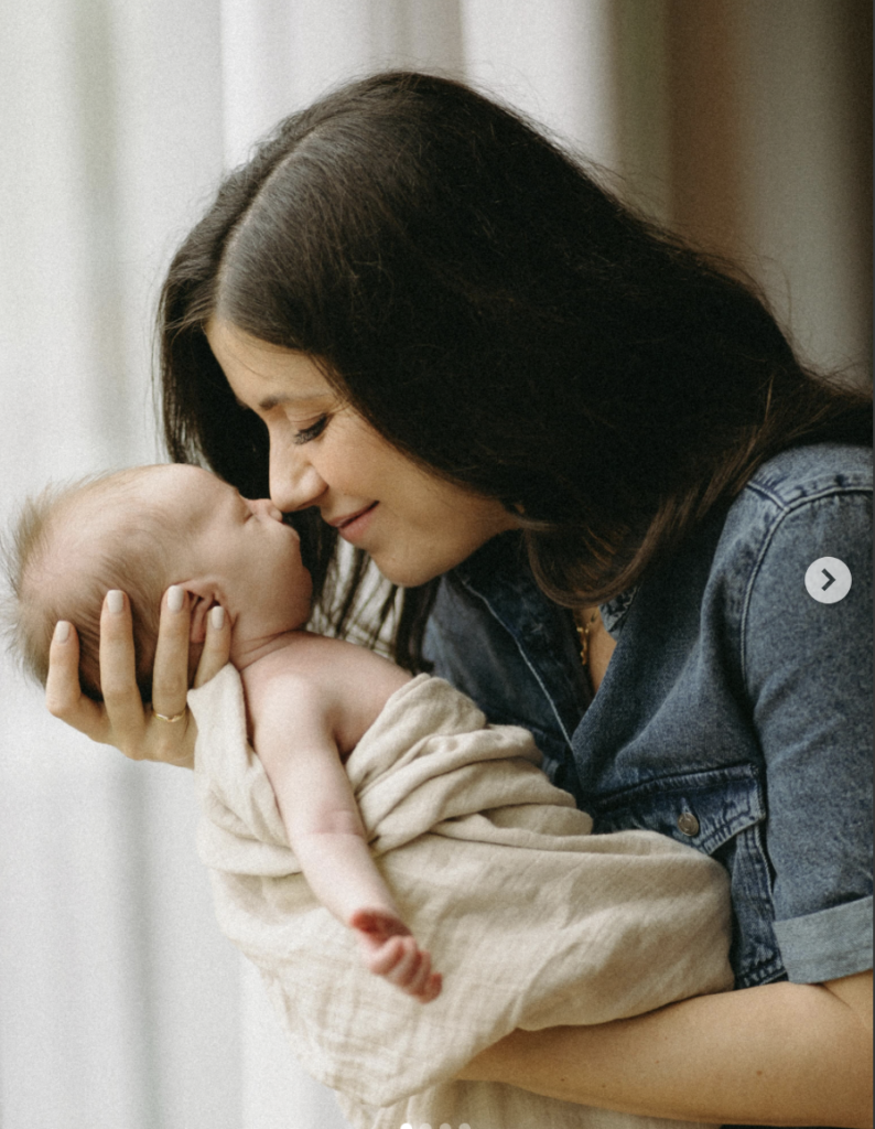 Capture le 2026 05 10 a 22.09.36 Alerte mignonnerie : les premi&egrave;res photos du b&eacute;b&eacute; de Catherine Fournier enflamment le Web
