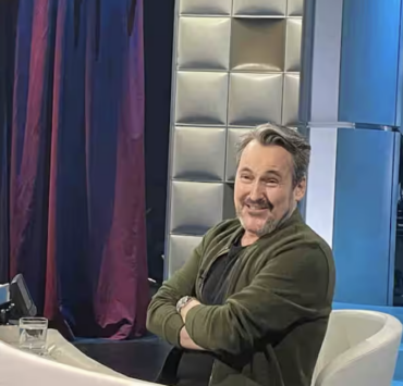 Fin de saison à TLMEP pour Guy A. Lepage : Voici l'animatrice vedette qui occupera vos dimanches soirs 2 Fin de saison à TLMEP pour Guy A. Lepage : Voici l'animatrice vedette qui occupera vos dimanches soirs Capture le 2026 05 17 a 22.49.28 Fin de saison à TLMEP pour Guy A. Lepage : Voici l'animatrice vedette qui occupera vos dimanches soirs