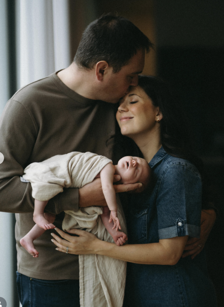 Capture le 2026 05 18 a 13.58.17 Rencontre officielle marquante : Le b&eacute;b&eacute; de Catherine Fournier fait la connaissance de la premi&egrave;re ministre
