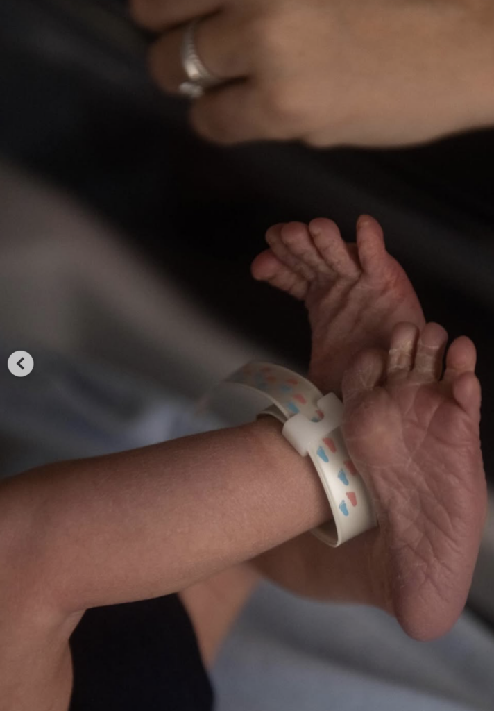 Capture le 2026 05 18 a 13.59.31 Rencontre officielle marquante : Le b&eacute;b&eacute; de Catherine Fournier fait la connaissance de la premi&egrave;re ministre