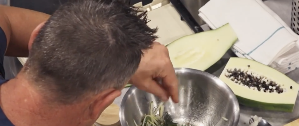 Élimination crève-cœur à « 24 en 24 » : Un chef quitte la cuisine après un duel ultra serré 4 Élimination crève-cœur à « 24 en 24 » : Un chef quitte la cuisine après un duel ultra serré Capture le 2026 05 19 a 20.56.40 Élimination crève-cœur à « 24 en 24 » : Un chef quitte la cuisine après un duel ultra serré