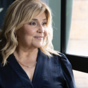 Capture le 2026 05 30 a 11.24.00 Marie-Claude M&eacute;connaissable: fait tourner les t&ecirc;tes sur le tapis rouge avec un look d'une grande &eacute;l&eacute;gance